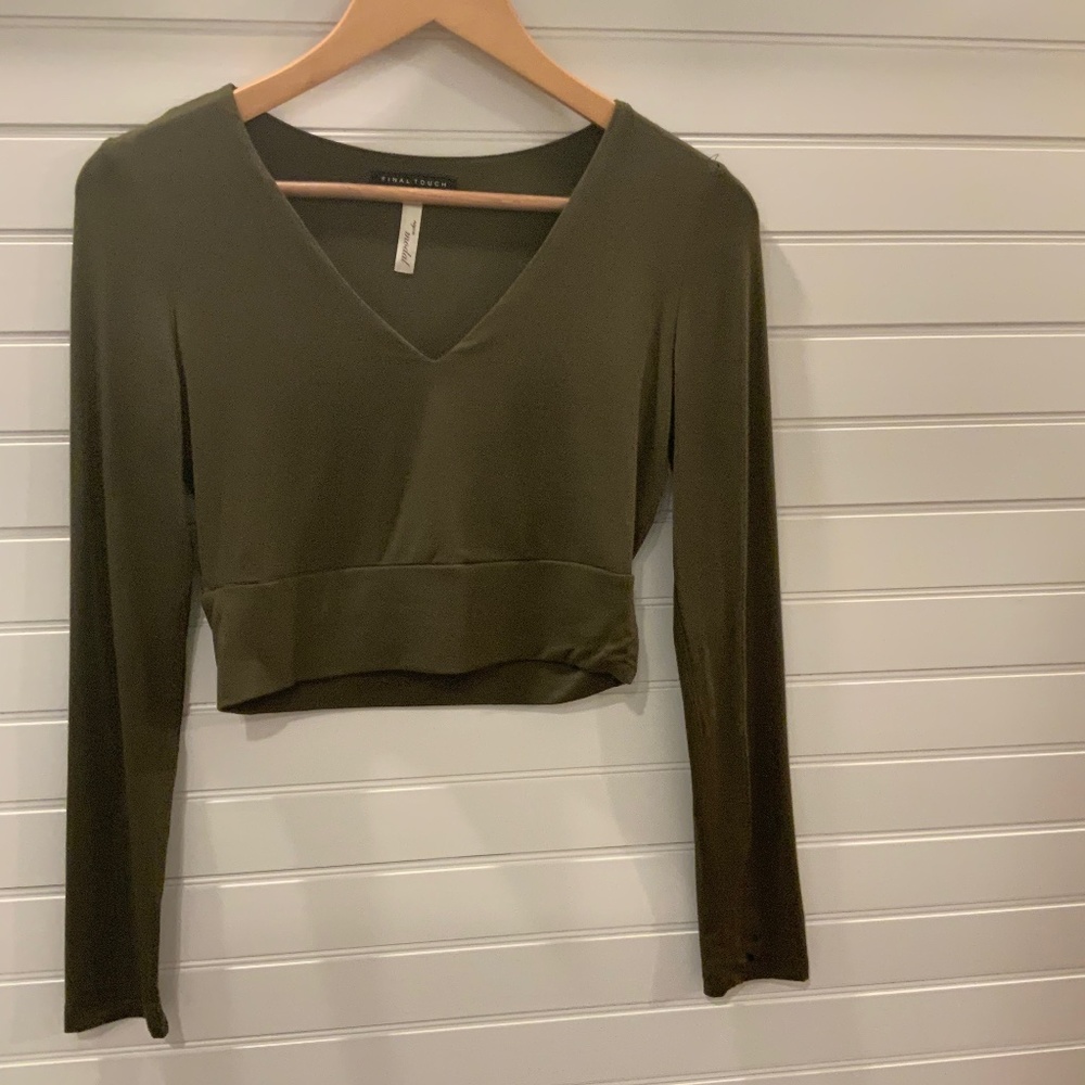 NWOT Final Touch Modal Cropped Long-Sleeve Tee